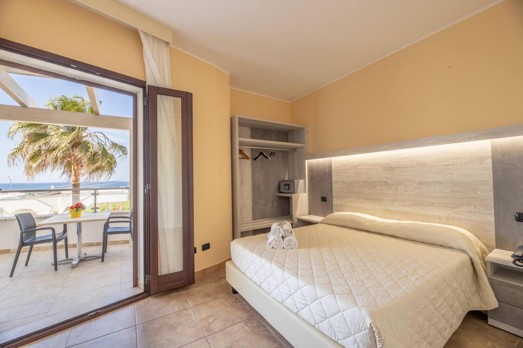 Hotel Salento Mirfran Torre San Giovanni Ugento Exterior photo